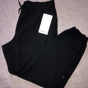 Lululemon On The Fly Jogger